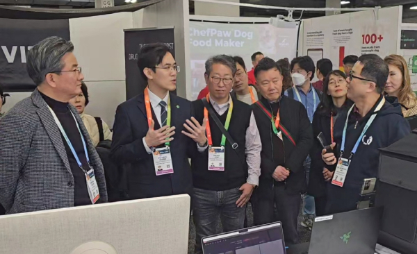 CES 전시장에서 메타뱅크 부스