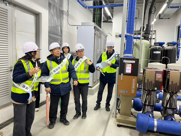 5일 남태헌(가운데) 한국산림복지진흥원장이 국립대전숲체원(대전 유성구 성북동)을 찾아 숲체원 및 협력업체 직원들과 설 연휴 대비 기계시 점검