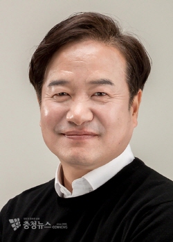 조한기전 청와대 의전비서<br>