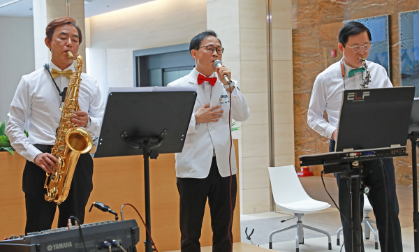 설 맞이 ‘색소폰 버스킹’ 공연 개최