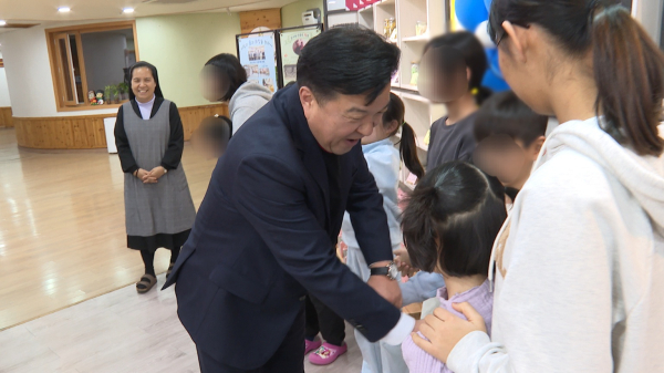 최재구 예산군수가 새감마을을 방문했다