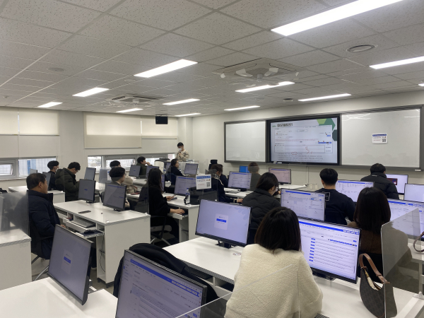 2023년 12월 14일부터 19일까지 실시한 ‘4세대 나이스 교무업무 학년 말 사용자 교육’ 모습