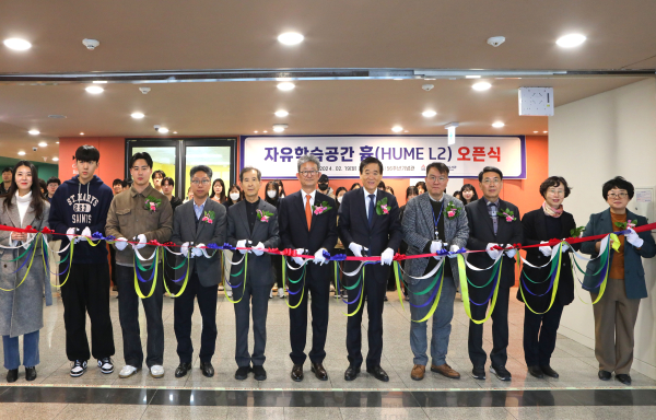 중앙열람실 리모델링 후 오픈식