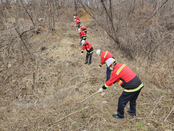 홍성군이 산불전문예방진화대 상시 진화훈련을 하고 있다