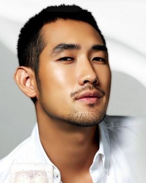 모델과에 신입학하게 된 만학도 김기범 배우(모델)