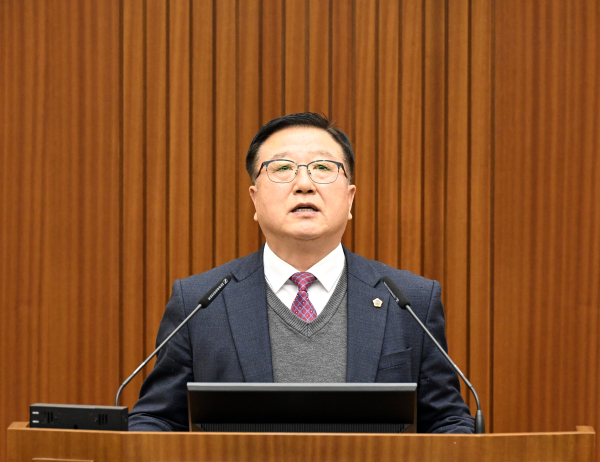 5분 발언하는 김학서 세종시의원