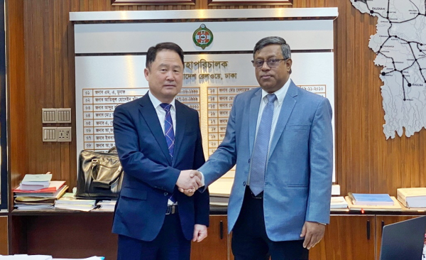 대전교통공사 연규양 사장(사진 좌측), 방글라데시 캄룰 아산 철도청장(사진 우측)