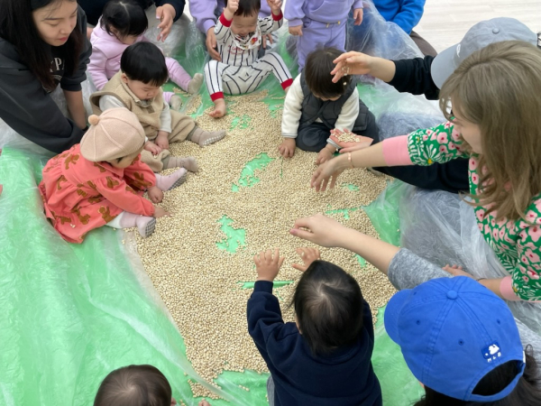 영유아 프로그램  포스터