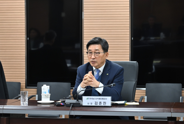 빅데이터 CEO 혁신자문위원회 진행 현장 * 한국농수산식품유통공사 김춘진 사장