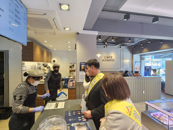 20일 해미면 일원에서 전개된 아동급식카드 가맹점 확대를 위한 홍보 활동