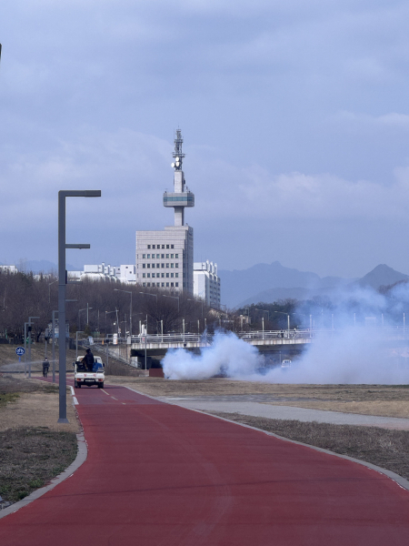 해빙기 하천변 방역‧소독 사진<br>