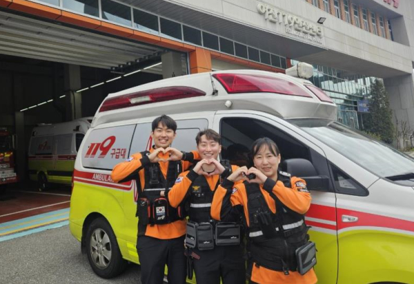 왼쪽부터 소방사 이제위, 조환희, 소방교_김미희