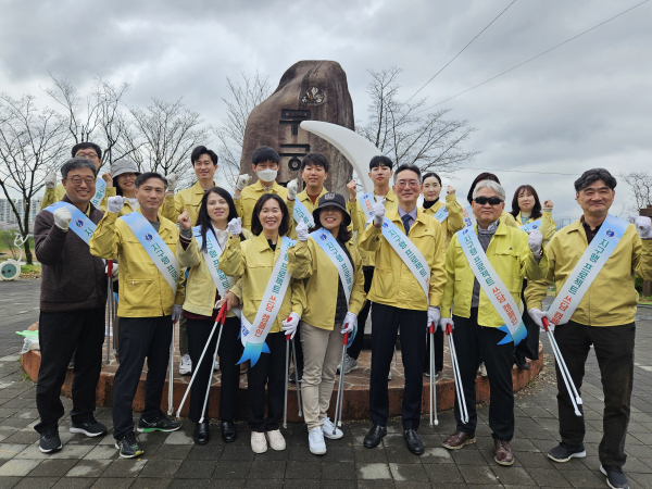 지구행 프로젝트와 함께하는 식목행사 진행 기념사진