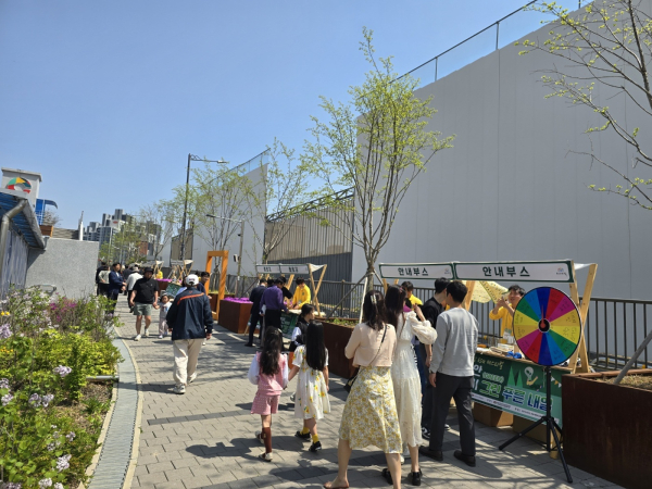 충청남도일자리경제진흥원은 13~14일 천안역 지하도상가와 명동 대흥로 상점가에서 ‘ESG 페스티벌’을 개최했다/진흥원 제공