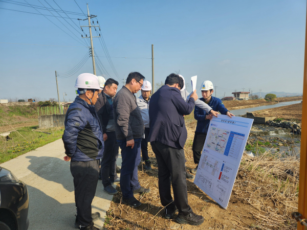 하천공사현장 점검 모습