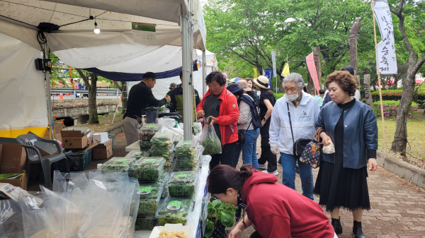 지난 21일 청양산채소비촉진전 행사 모습