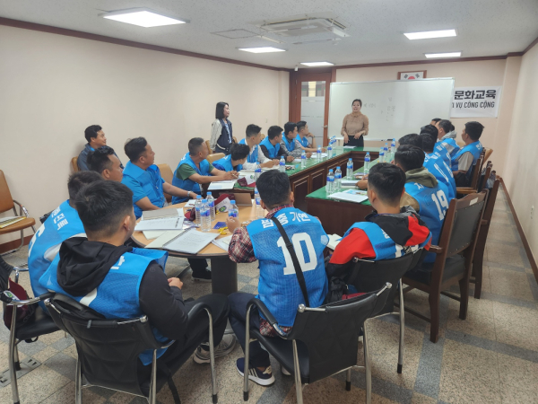 한국어 교육 프로그램 진행 사진