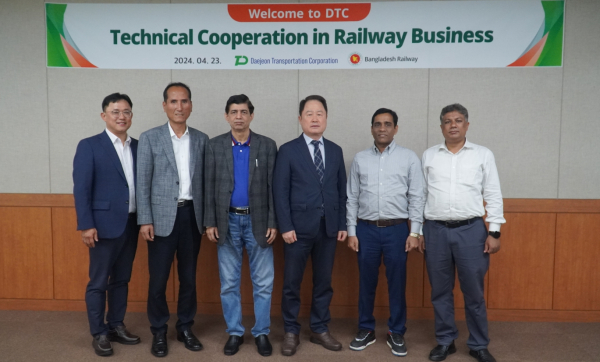 23일, 대전교통공사 연규양 사장이 방글라데시 철도청 관계자들과 기념촬영