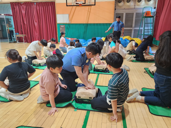 '학교로 찾아가는 수상 안전교육' 진행 모습