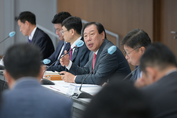 최민호 시장, 7일 열린 확대 간부회의 주재 모습