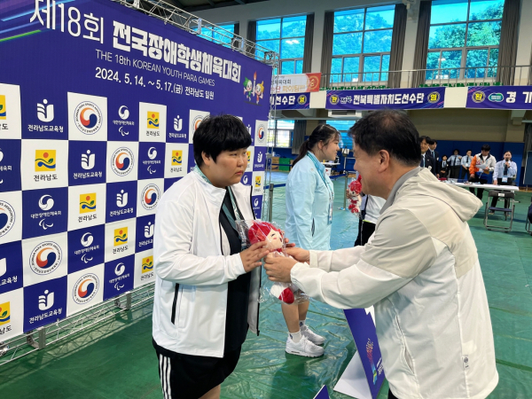 제18회 전국장애학생체전에서 전원 입상 기념사진