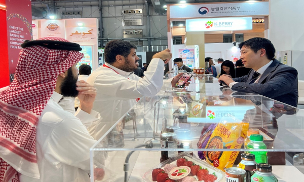 리야드 식품 박람회 통합한국관 상담 모습