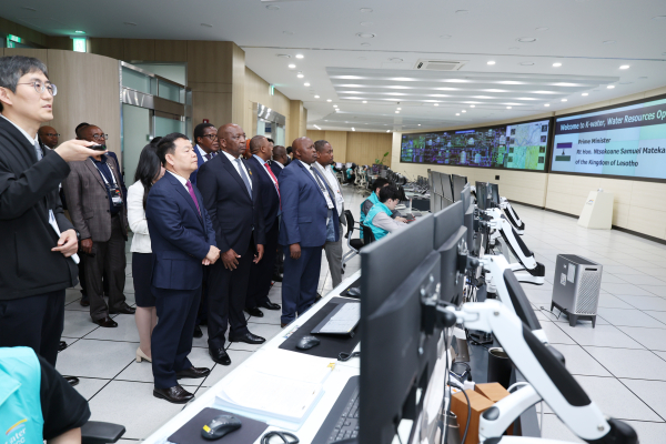 레소토 총리, 통합물관리상황실 방문