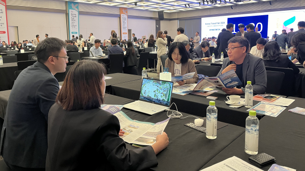 지난 4일까지 2024 한국 테마관광 박람회에서 서산시 관계자가 서산 대산항과 지역 관광자원을 홍보했다.