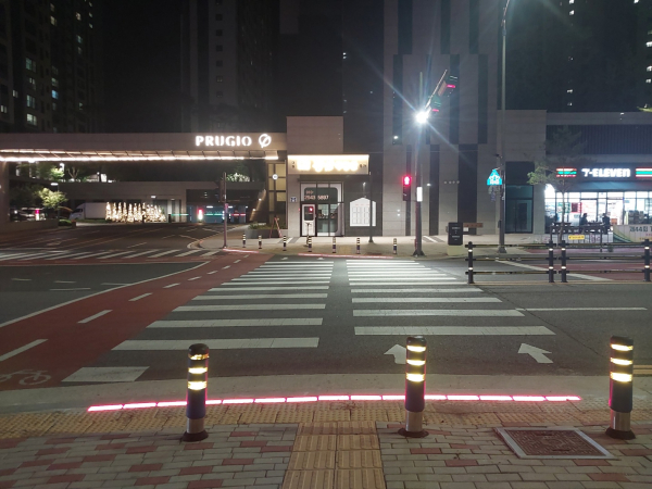 바닥신호등 설치 모습