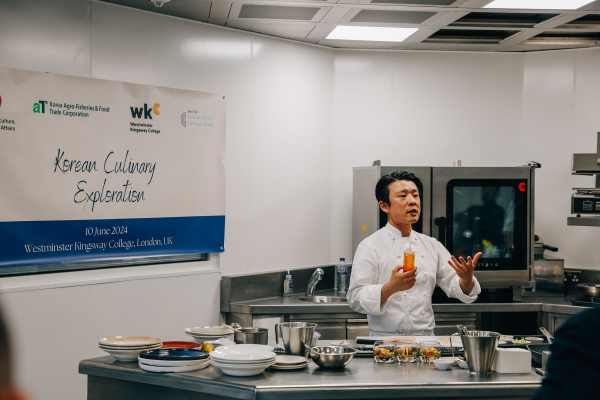 한국 발효식품의 우수성과 다양한 활용법 설명