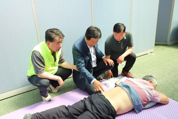 지난 11일, 사곡농협 농촌왕진버스 운영