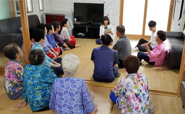 폭염 대응 - 경로당 어르신 대상 폭염 대응 건강관리 교육 자료사진