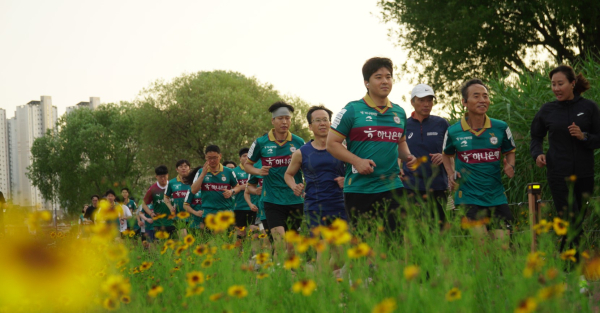 갑천변을 달리는 승리런 참가자들