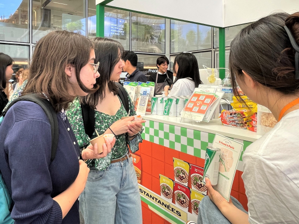 파리 시내 K-푸드 구매처 지도 제공하며 구매유도