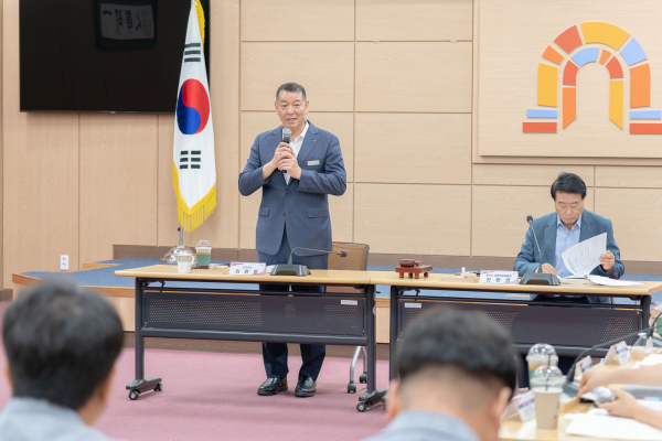 지난 26일 시청 대백제실에서 올해 두 번째 정책자문위원회 회의 개최 모습