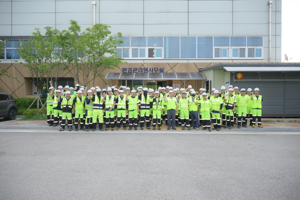 환경관리원과 단체사진