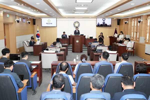 5일 태안군의회 본회의장에서 열린 제305회 태안군의회 임시회 모습.