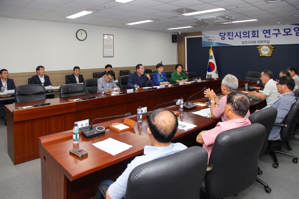 당진시의회 농업정책 연구모임, (사)대한한돈협회 당진지부와의 간담회 개최 모습