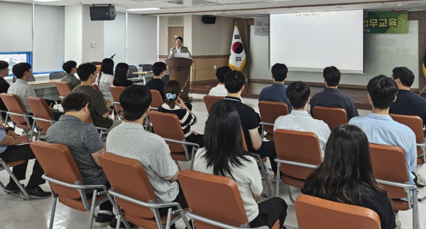 윤리경영 실천을 위한 상반기 법무교육 진행 모습