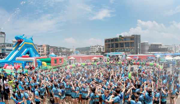보령머드축제에 세계잼버리대회 벨기에 참가자 머드축제 방문 모습