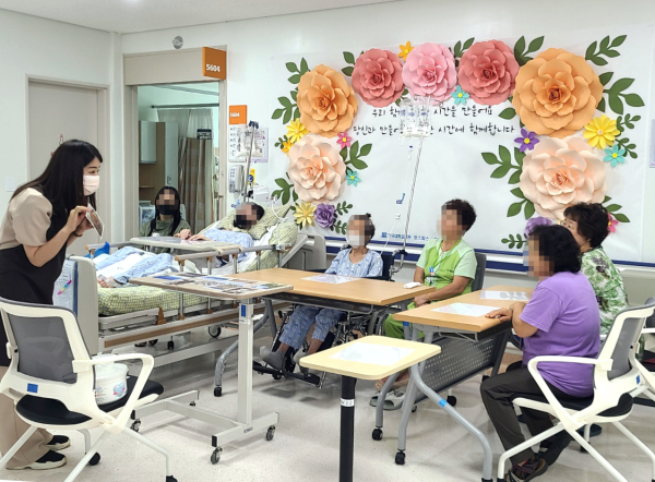 완화의료병동 환자와 보호자를 위한 다양한 프로그램 운영 모습/단국대병원 제공