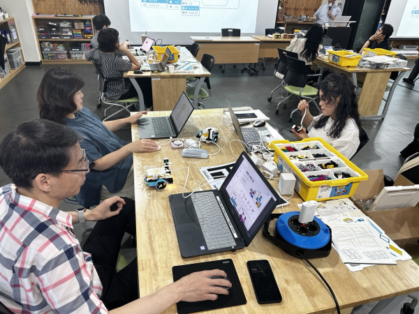 조향주행모터 및 초음파센서 프로그래밍 교육