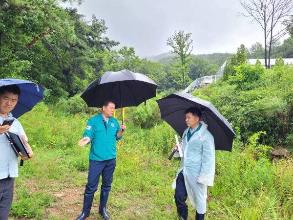 조일교 아산시 부시장, 산사태 취약지 현장점검 모습