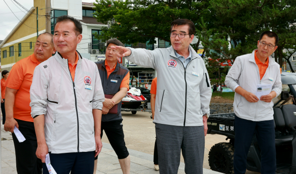 피서지 근무자 격려 사진