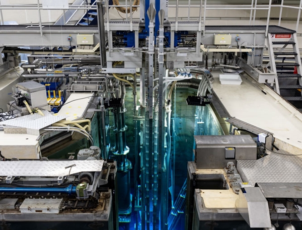 OYSTER 사업으로 개조한 HOR 원자로 및 수조내기기 모습 / 델프트공과대학