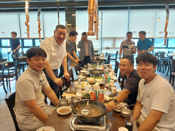 최원철 공주시장, 환경미화 종사자들과 오찬 간담회 진행 모습