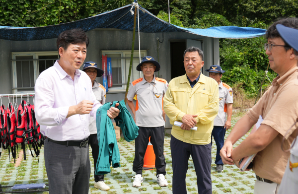홍순광 서산시 부시장이 물놀이 관리지역 3개소를 찾아 안전 관리 현황을 점검하고 안전관리요원을 격려했다.