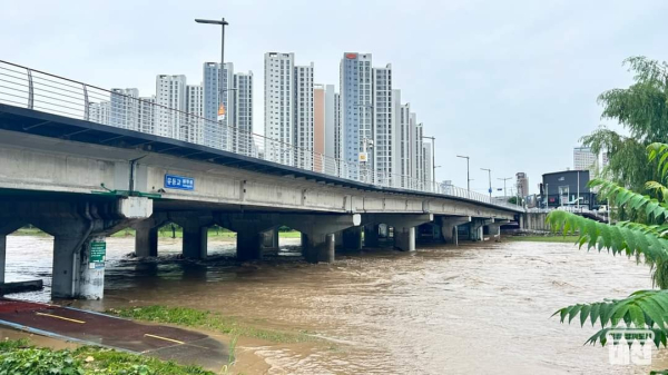 침하된 대전 유등교 (사진=대전시)