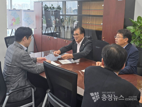 김기웅 서천군수 국회 방문 모습