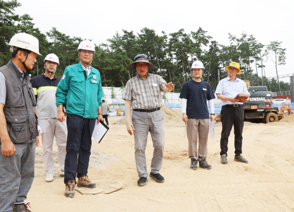 군수 주요사업장 현장방문(지난 2일, 만리포니아 해양레저 안전교육센터 건립지)